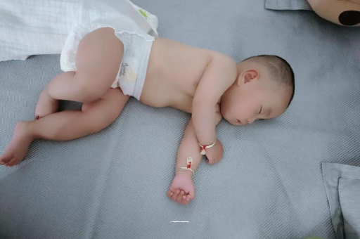 江西宝宝口水多怎么回事